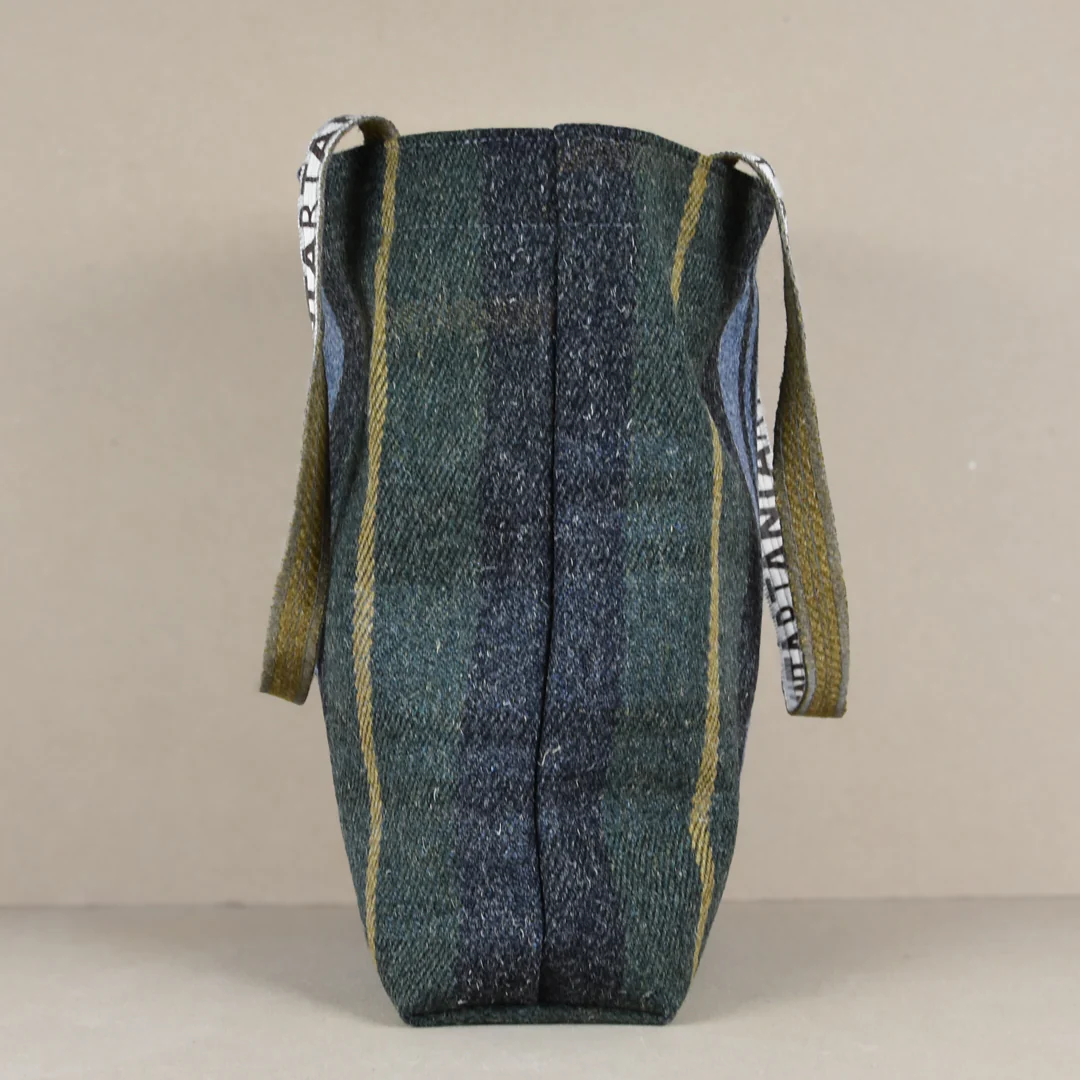 Brodick Carpet Bag - Image 2