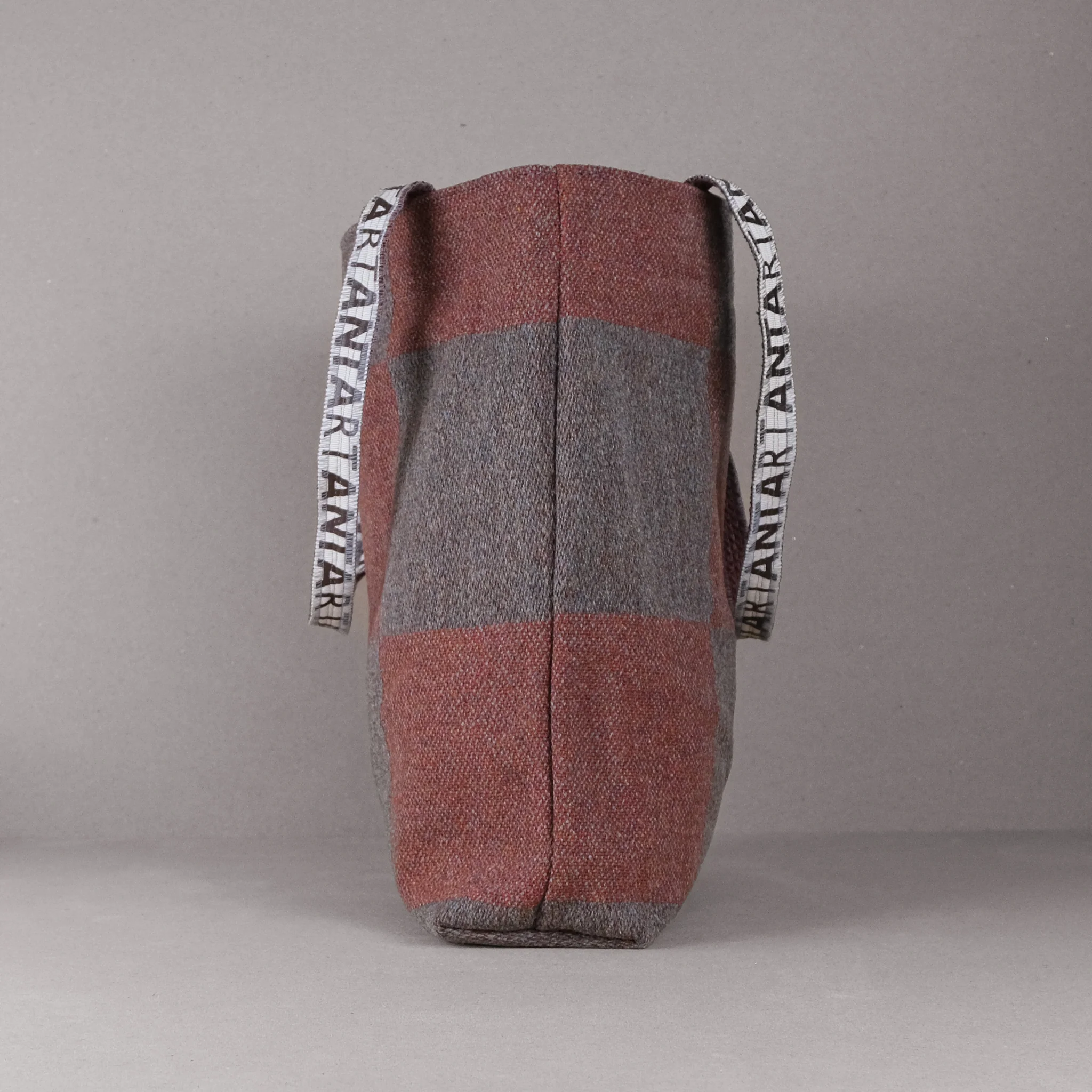 Garnet Carpet Bag - Image 2