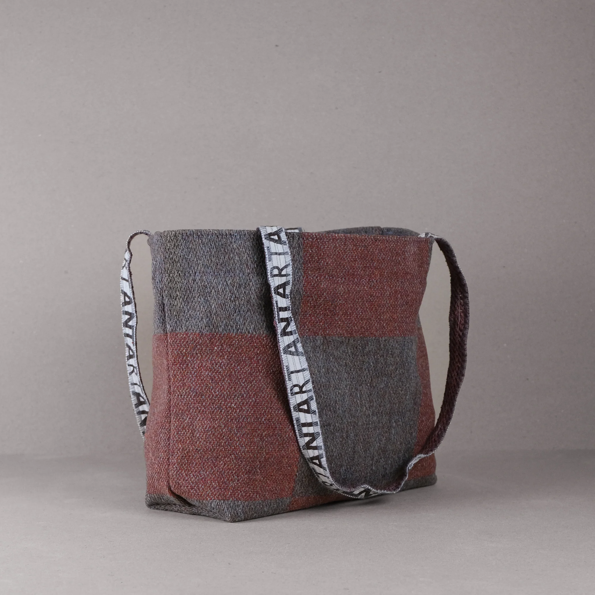 Garnet Little Shopper - Image 3