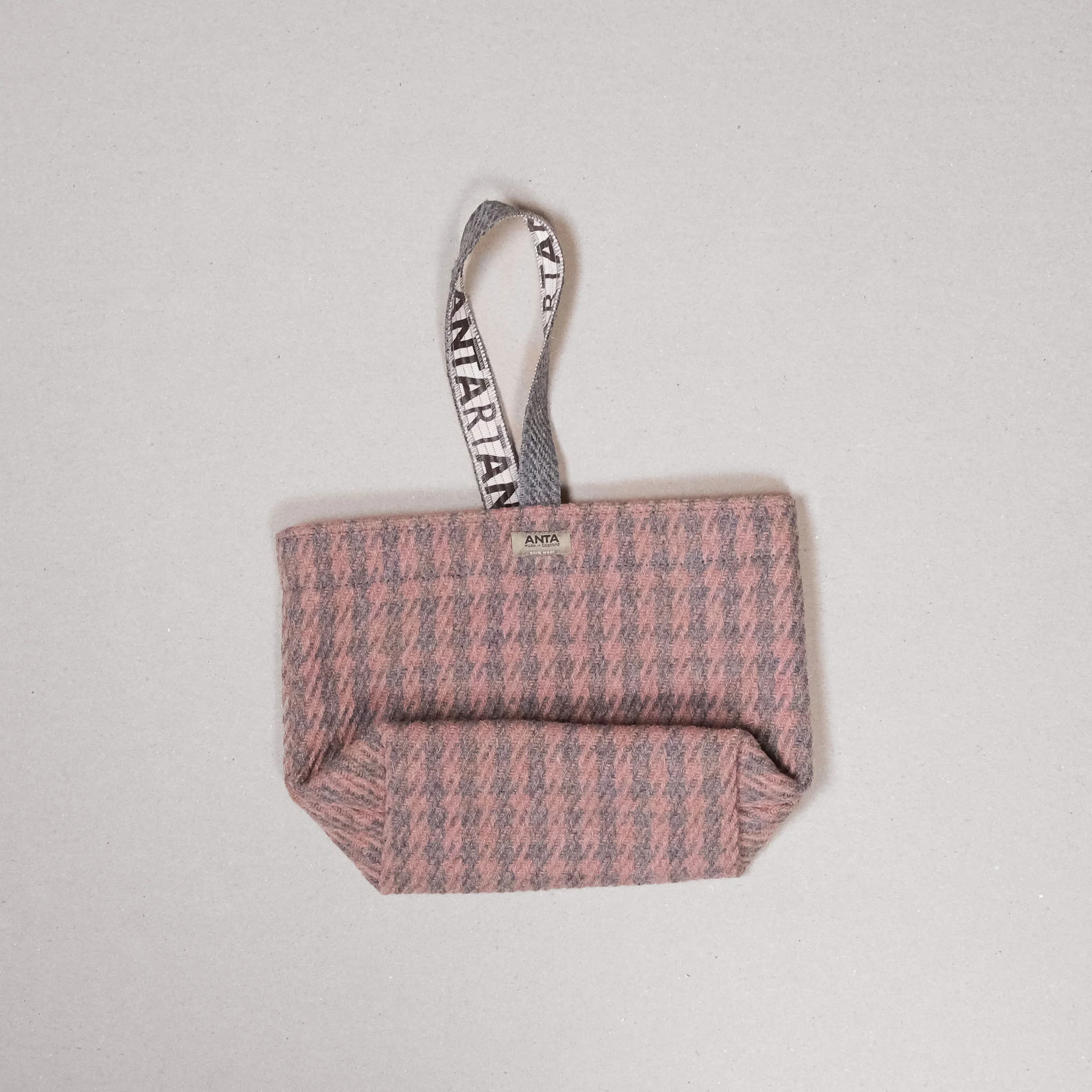 Poolewe Hamper Bag - Image 2